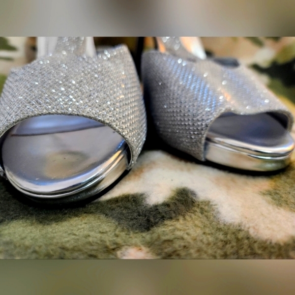 Fioni Night Pumps Silver Heels Size 9 - Picture 8 of 14